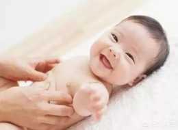 剛出生幾天的嬰兒下身有分泌物正常嗎？