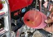 摩托車發動機里加了一點汽油會壞嗎？