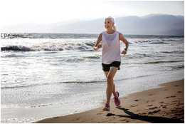 71歲高齡的她，用跑步“擺脫”帕金森病