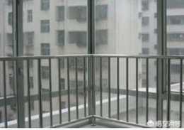 窗裝護欄是鋼筋好，還是白鋼管好？