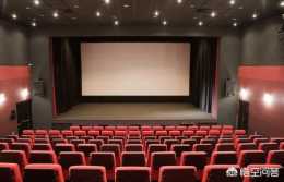 如何理解在影院看電影一直說話的人的想法？