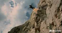 成龍在《龍兄虎弟》中從懸崖跳到熱氣球上是真的嗎？