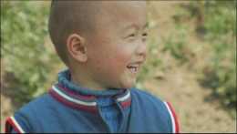 絕望裡開出的生命之花—— 紀錄片《潁州的孩子》